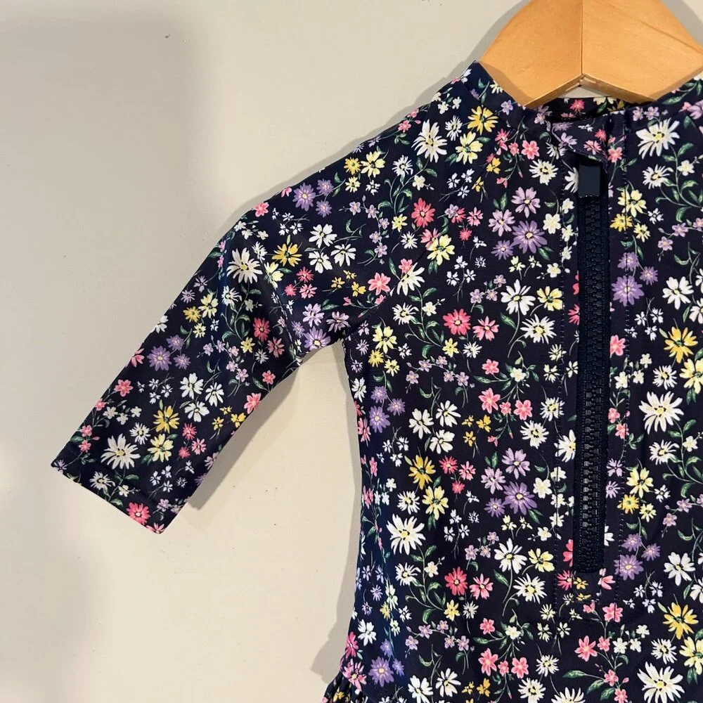 Old Navy follow us